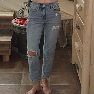 Celebrity Pink Light Wash Cropped Jeans Size 0/ 24 The Eleven